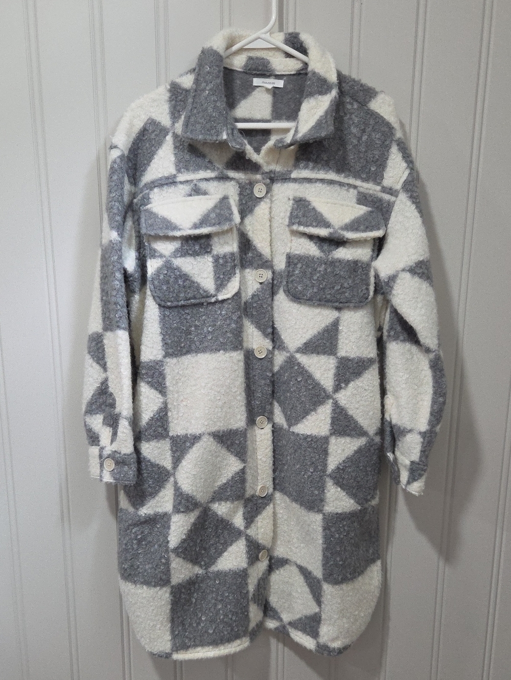 Maurices Gray & White Geo Print Long Shacket Size Medium